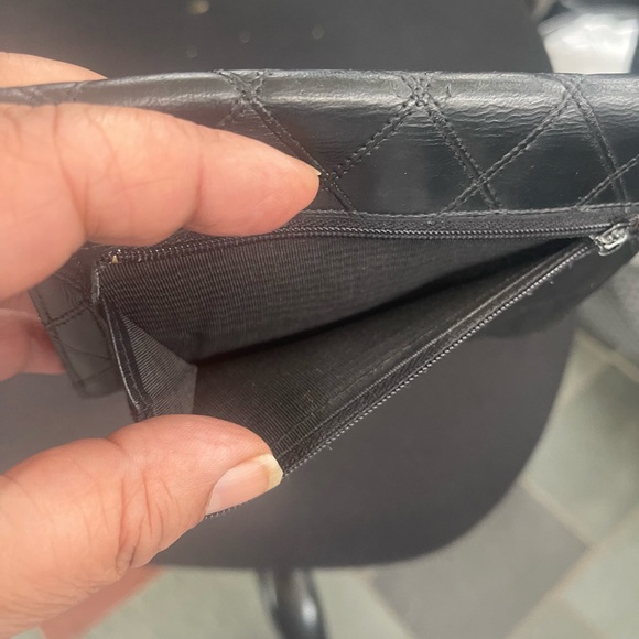 🔥 Chanel 🔥
Timeless/Classique leather wallet - Picture 11 of 12